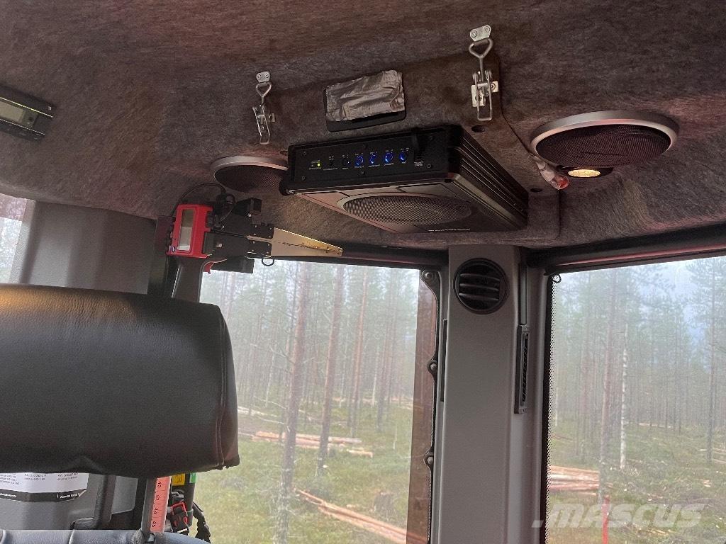 Komatsu 931 حصادات