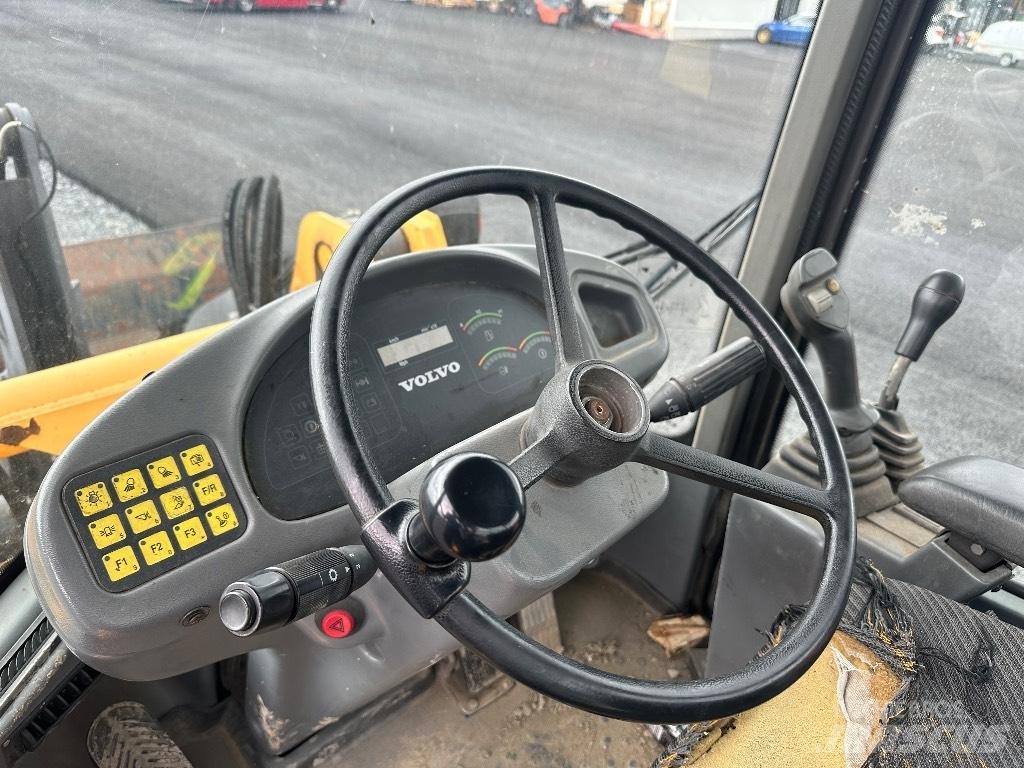 Volvo L45B 4X4 /245 لوادر صغيرة