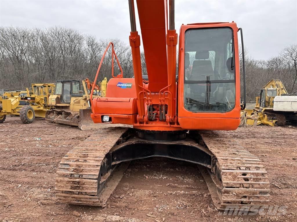Doosan DH 220 حفارات زحافة