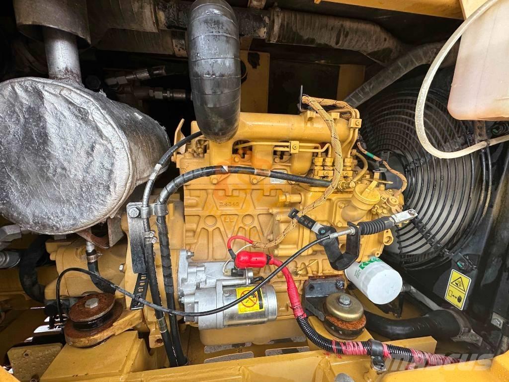 CAT 305.5E2 حفارات زحافة