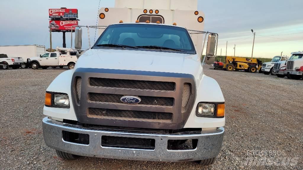 Ford F 650 SD شاحنات نقل ألواح الخشب