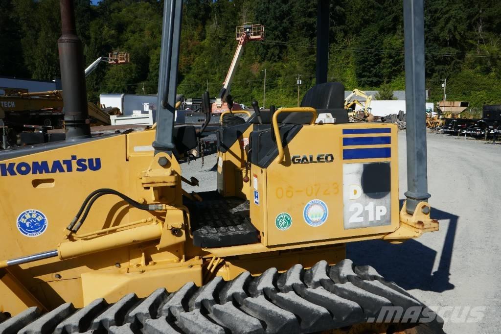 Komatsu D 21 P-8 بلدوزرات مجنزرة