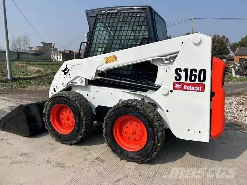 Bobcat S 160 لوادر انزلاقية التوجيه