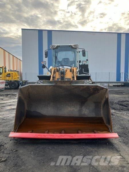 Liebherr L526 لوادر بعجل