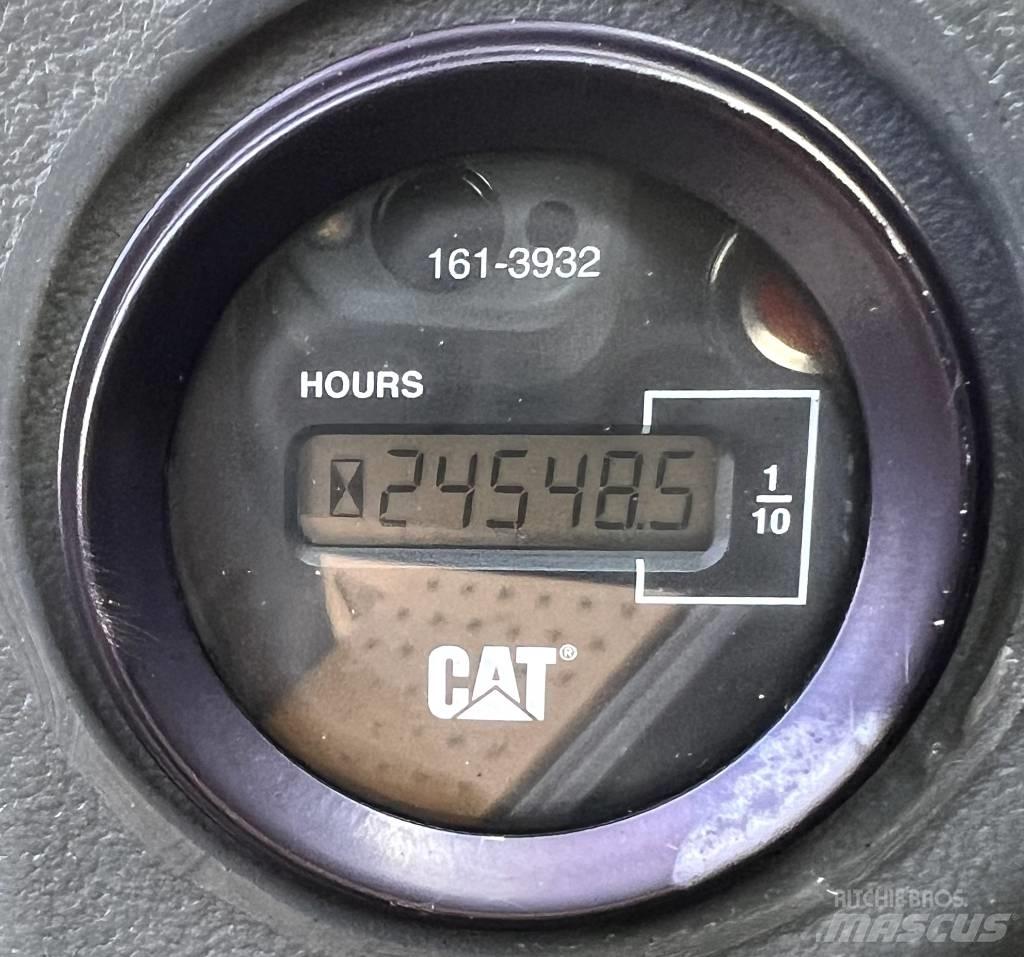 CAT 938 G لوادر بعجل