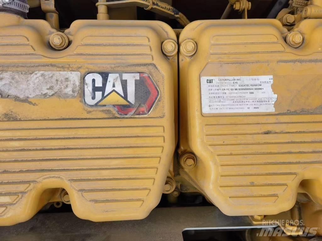 CAT 374 حفارات زحافة