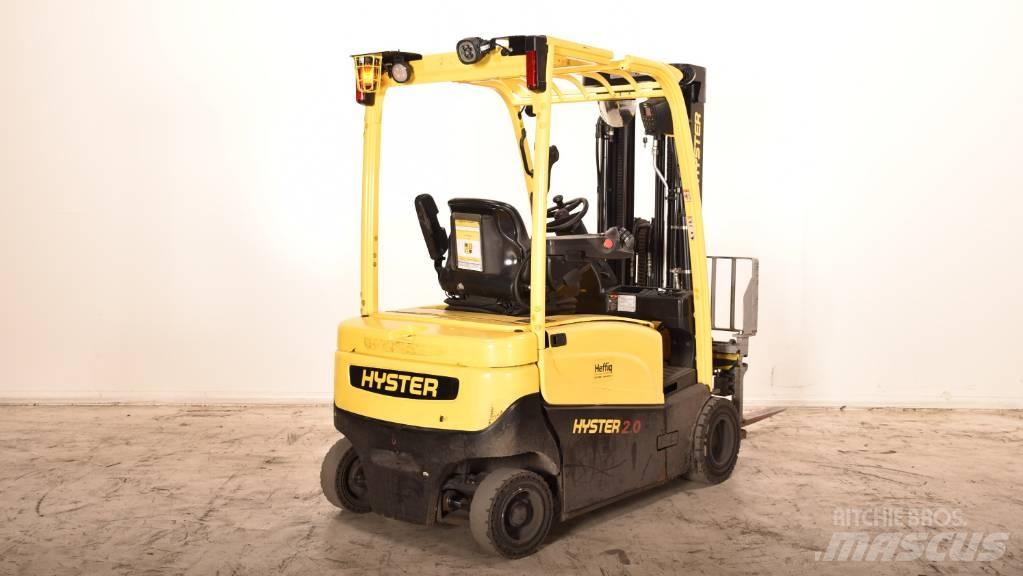 Hyster J 2.0 XN LWB شاحنات ذات رافعات شوكية تعمل بالكهرباء
