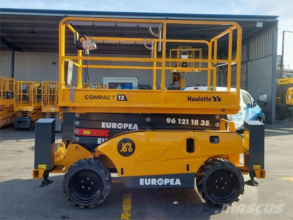 Haulotte C12DX رافعات مقصية الشكل