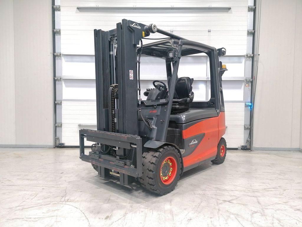 Linde E40HL-01/600 شاحنات ذات رافعات شوكية تعمل بالكهرباء