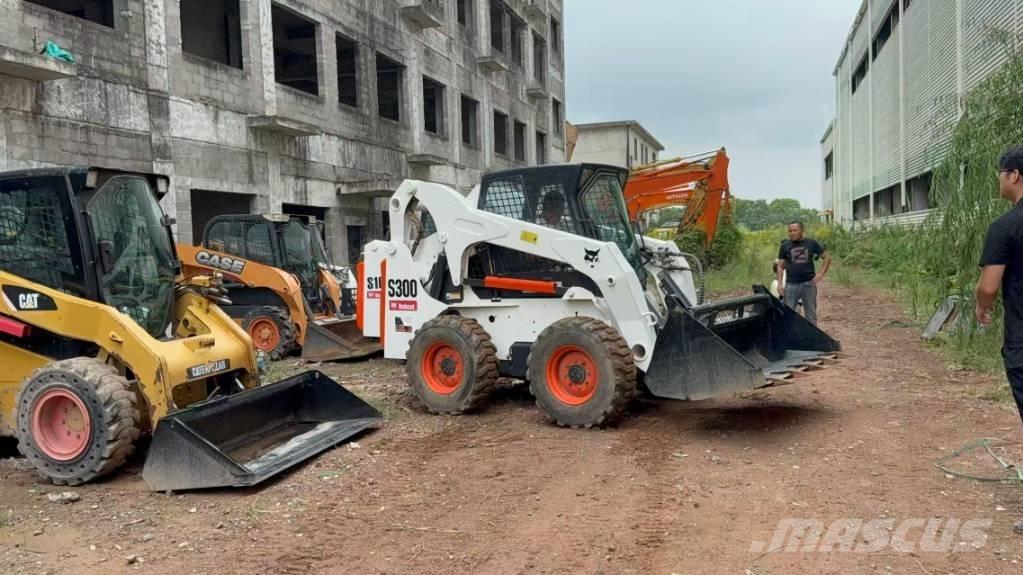 Bobcat S300 لوادر انزلاقية التوجيه