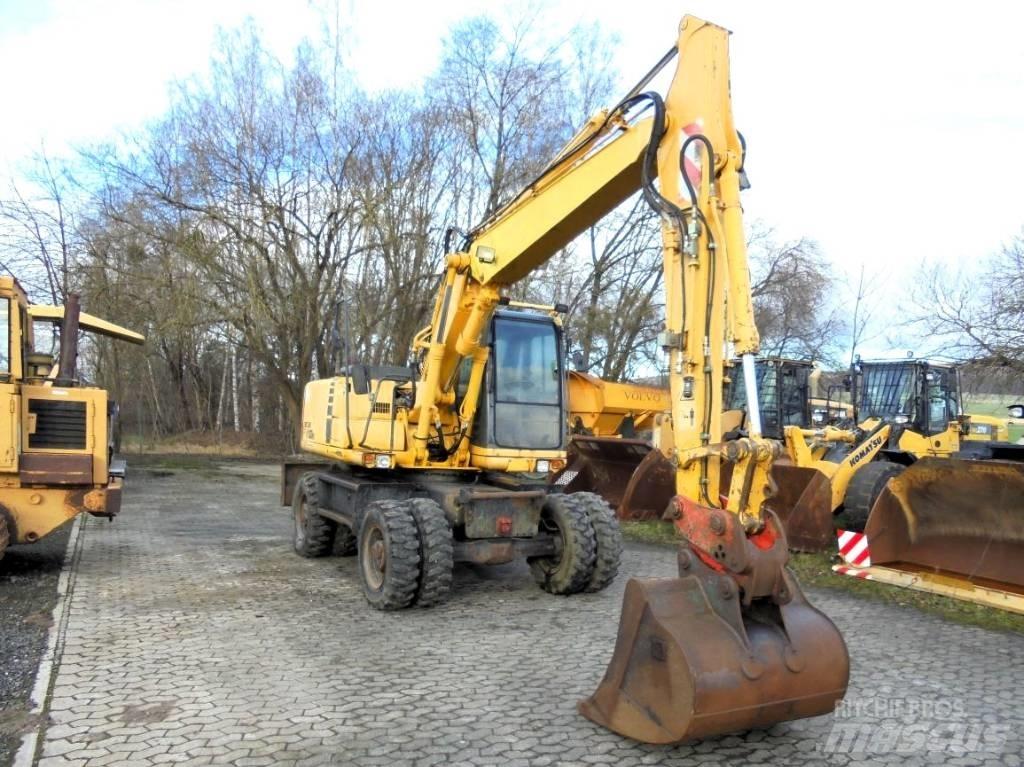 Komatsu PW 130ES-6K حفارات بعجل