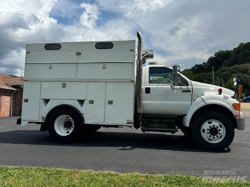 Ford F 650 شاحنات خفيفة/مفصلية الجوانب