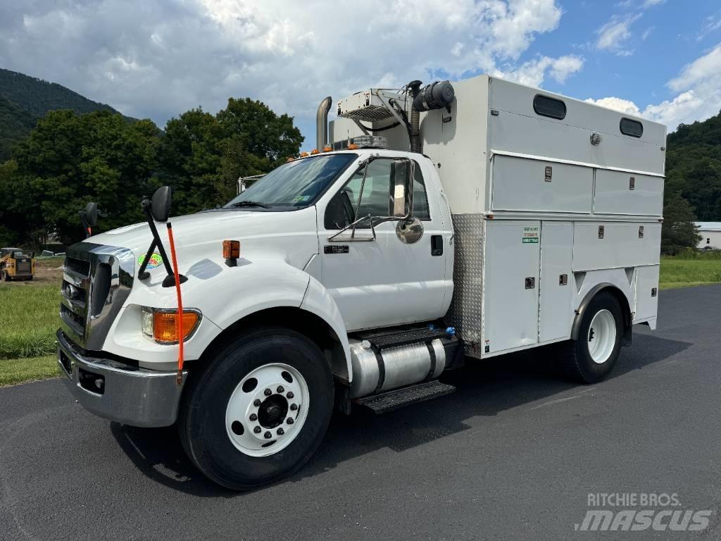 Ford F 650 شاحنات خفيفة/مفصلية الجوانب