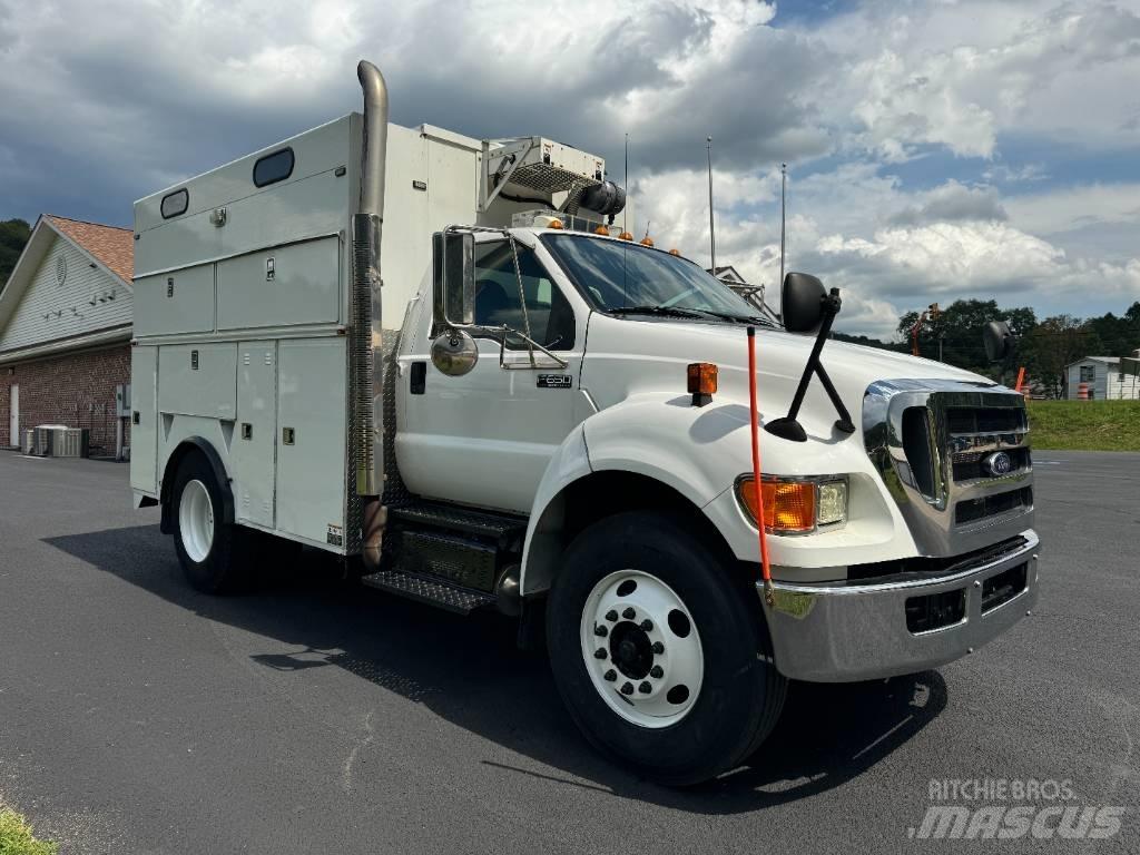 Ford F 650 شاحنات خفيفة/مفصلية الجوانب