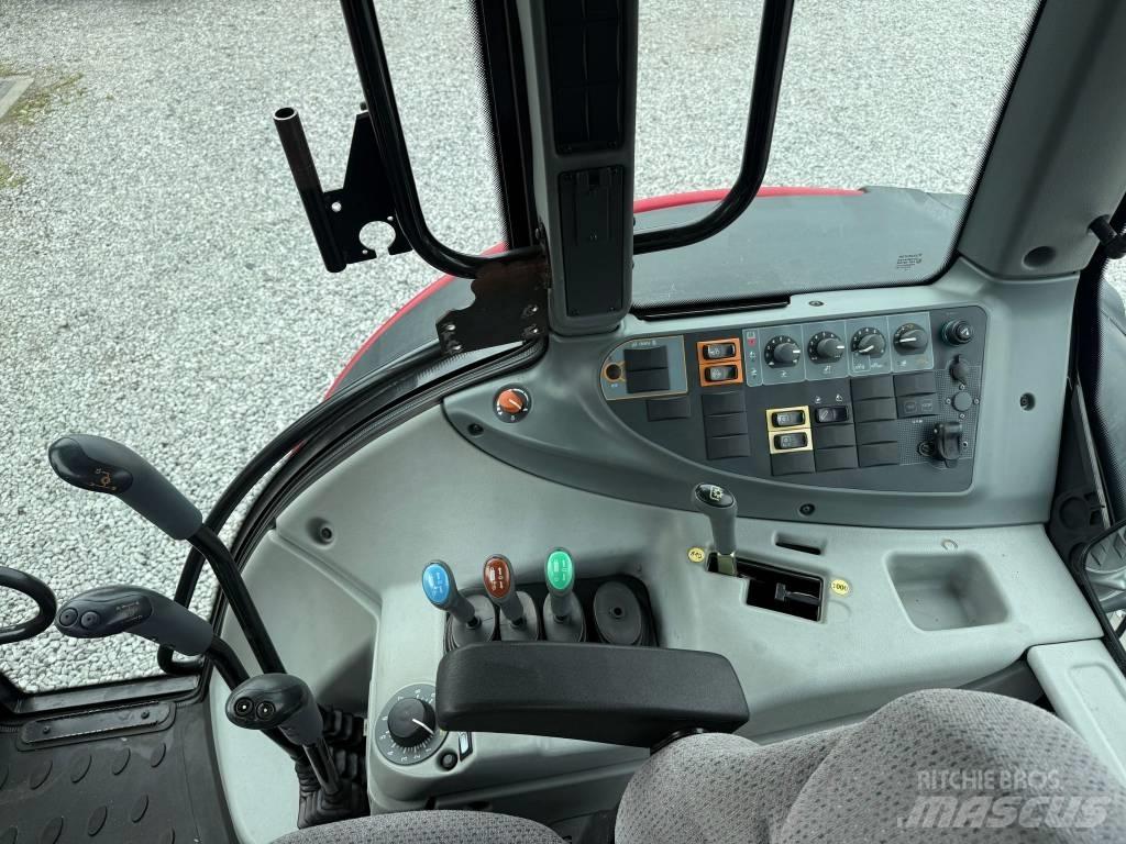 Valtra T 161 الجرارات