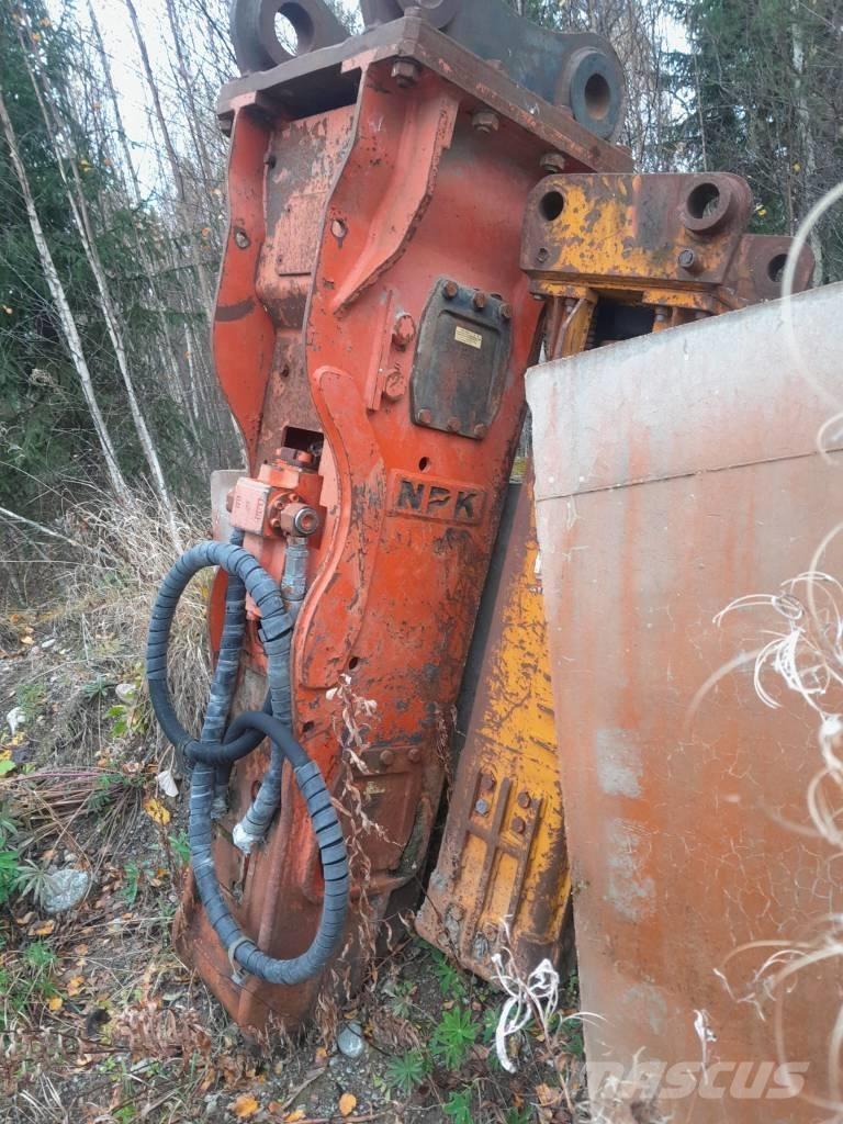 NPK E-216B مطارق / كسارات