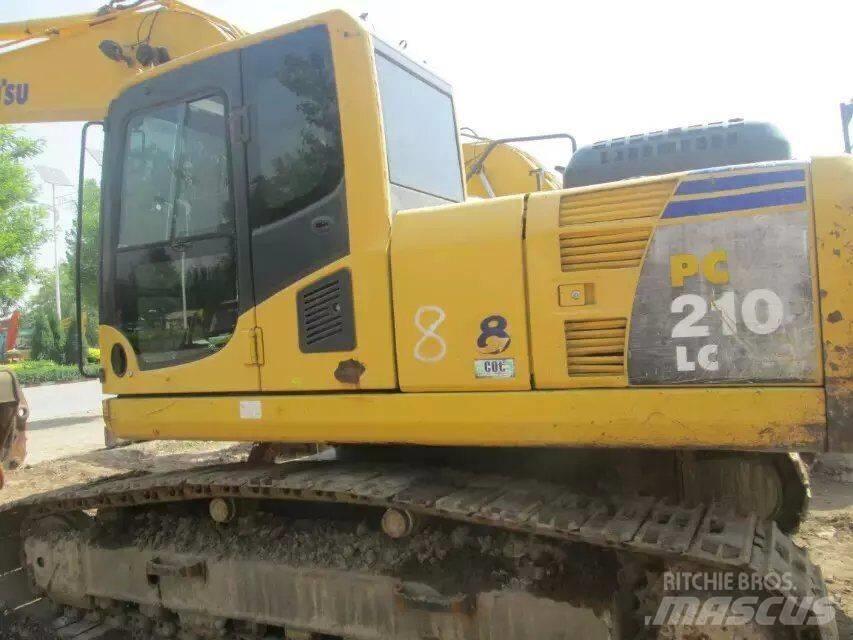 Komatsu PC 210-7 حفارات زحافة
