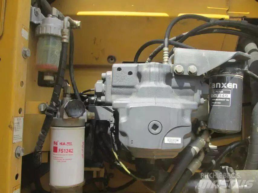 Komatsu PC 210-7 حفارات زحافة