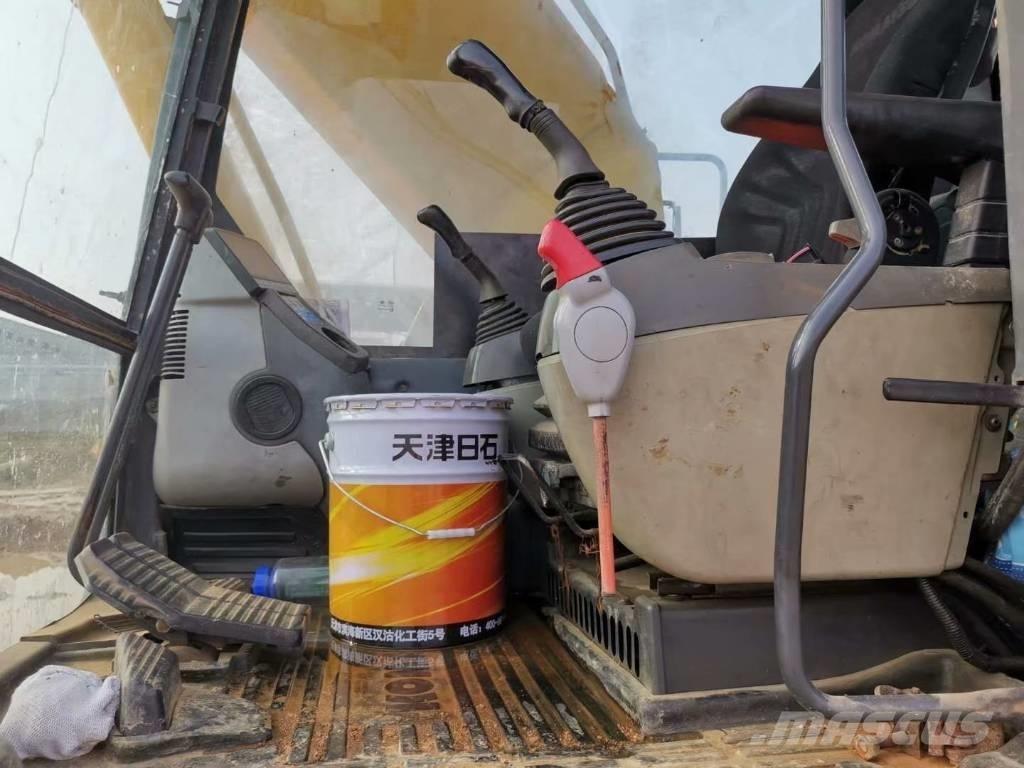Komatsu pc220-8 حفارات زحافة