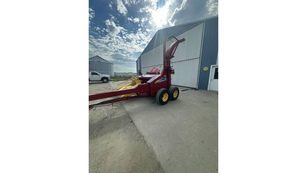 New Holland FP230 حصادات الأعلاف