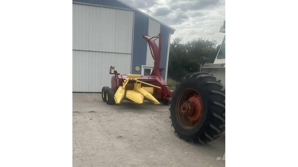 New Holland FP230 حصادات الأعلاف