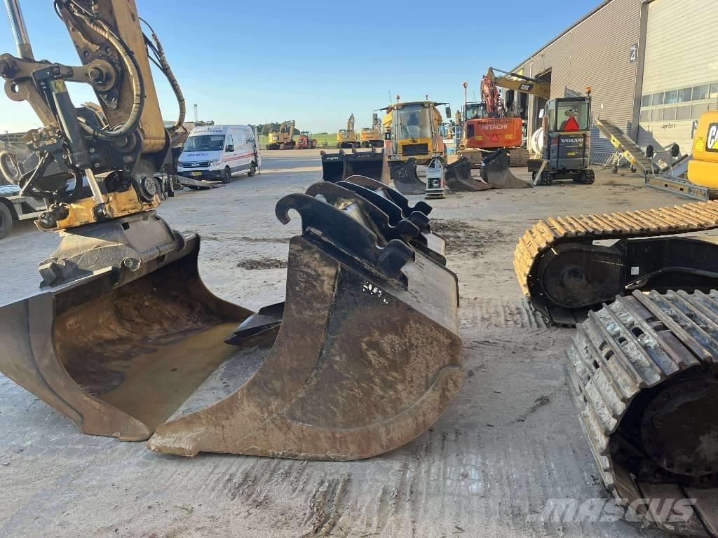 CAT 323 Nextgen حفارات زحافة