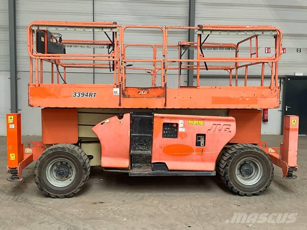 JLG 3394 RT رافعات مقصية الشكل