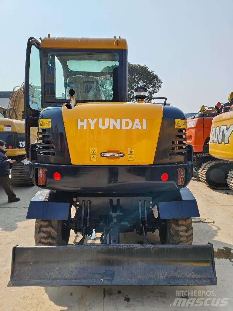 Hyundai 60 W حفارات بعجل