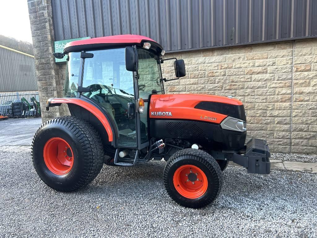 Kubota L2501 الجرارات
