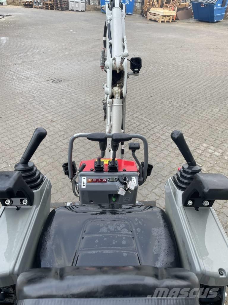 Takeuchi TB 210 حفارات صغيرة أقل من 7 طن (حفارات صغيرة)