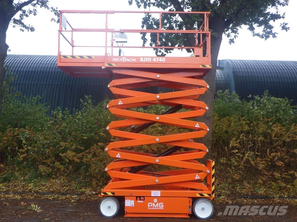 SkyJack SJ4740 رافعات مقصية الشكل
