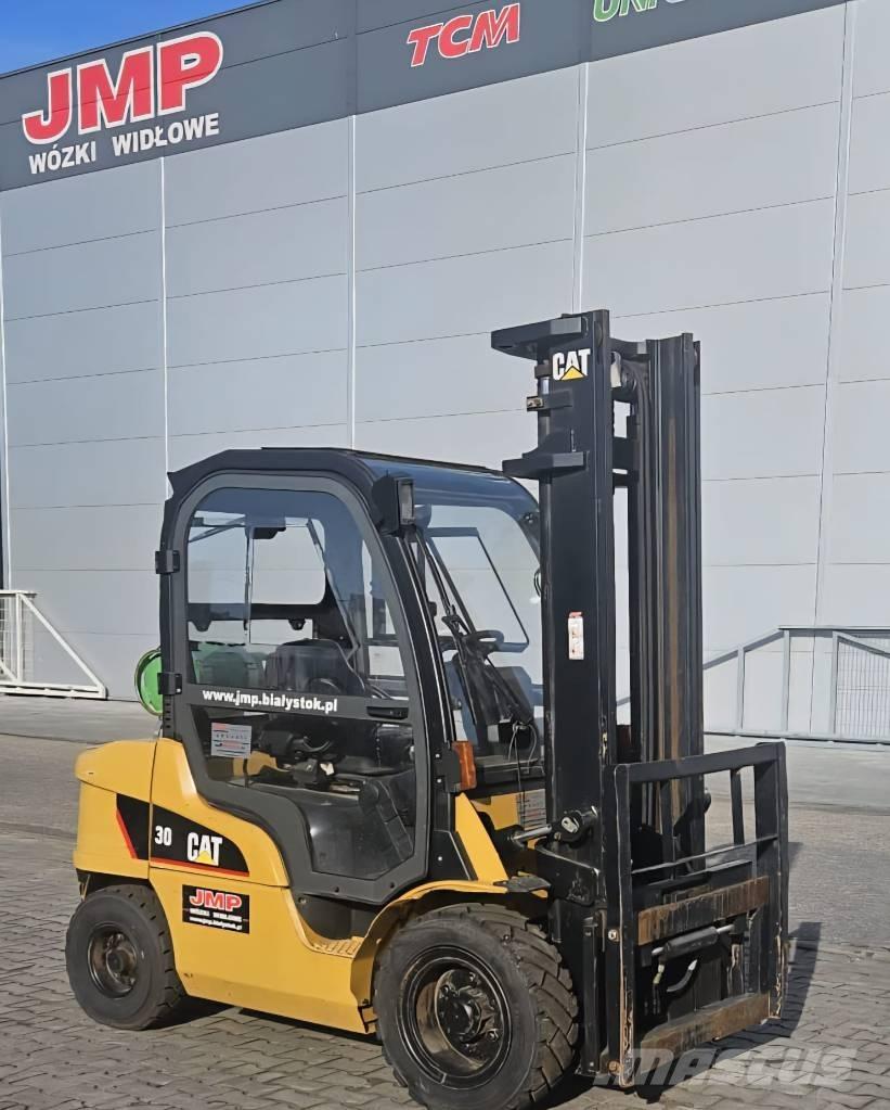 CAT GP 30 N شاحنات LPG