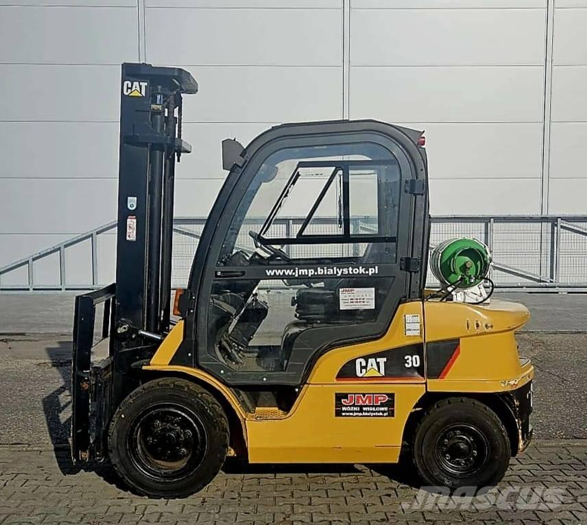 CAT GP 30 N شاحنات LPG