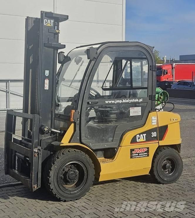 CAT GP 30 N شاحنات LPG