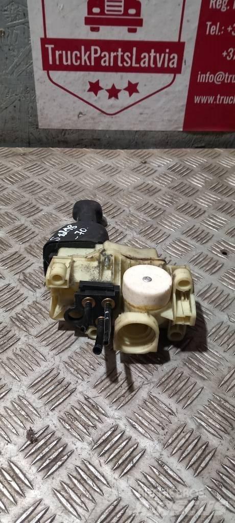 Scania R 440    1882115 كابينة والداخلية