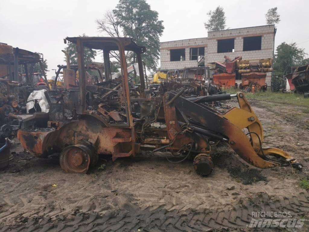 CAT 906 H 2011r لوادر بعجل
