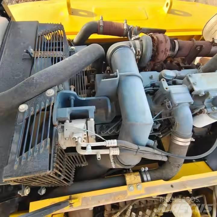 Komatsu PC360 حفارات زحافة