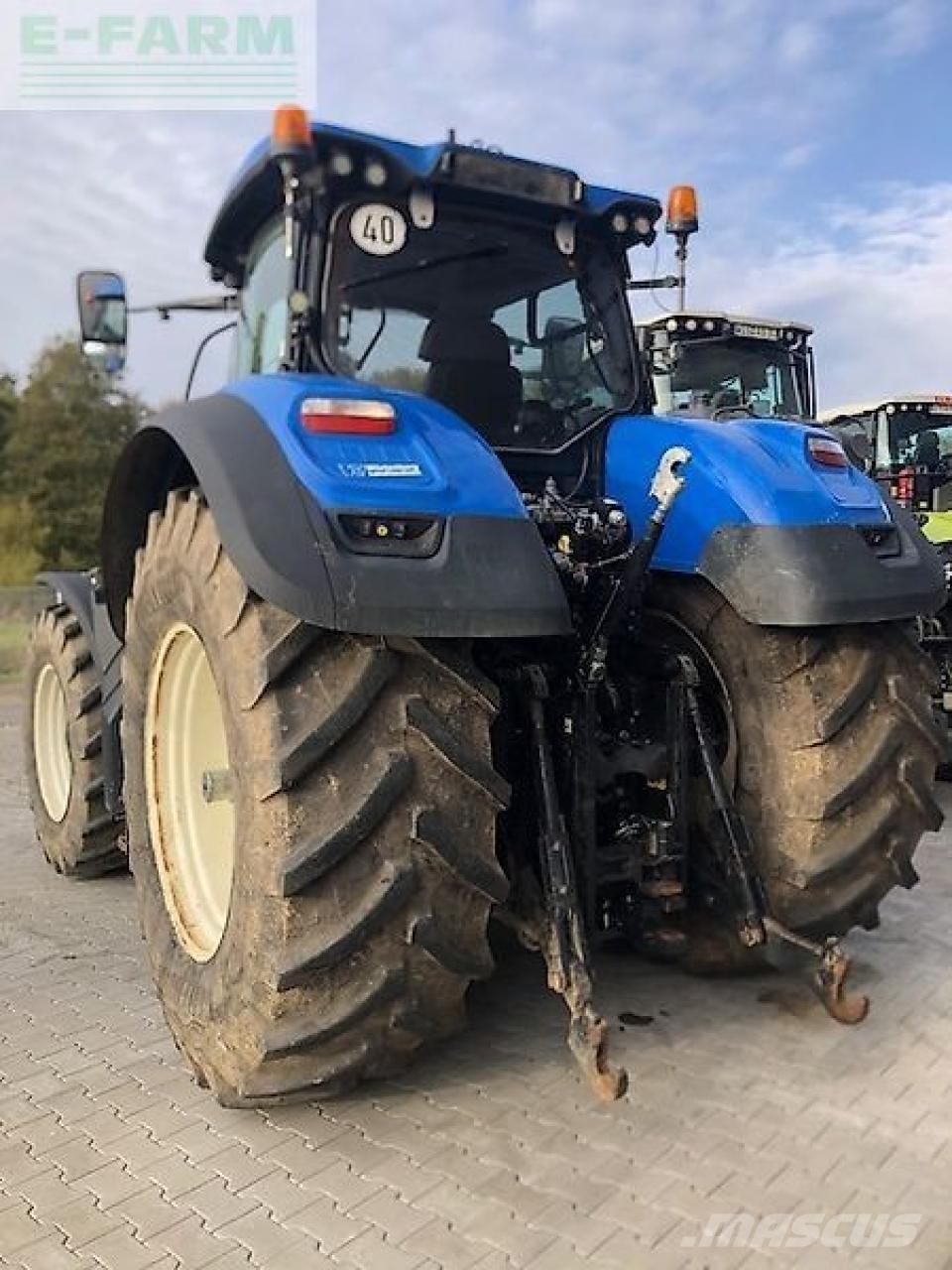 New Holland t7-315 الجرارات