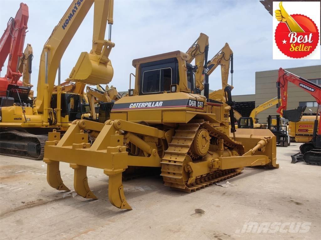 CAT D 6 R بلدوزرات مجنزرة