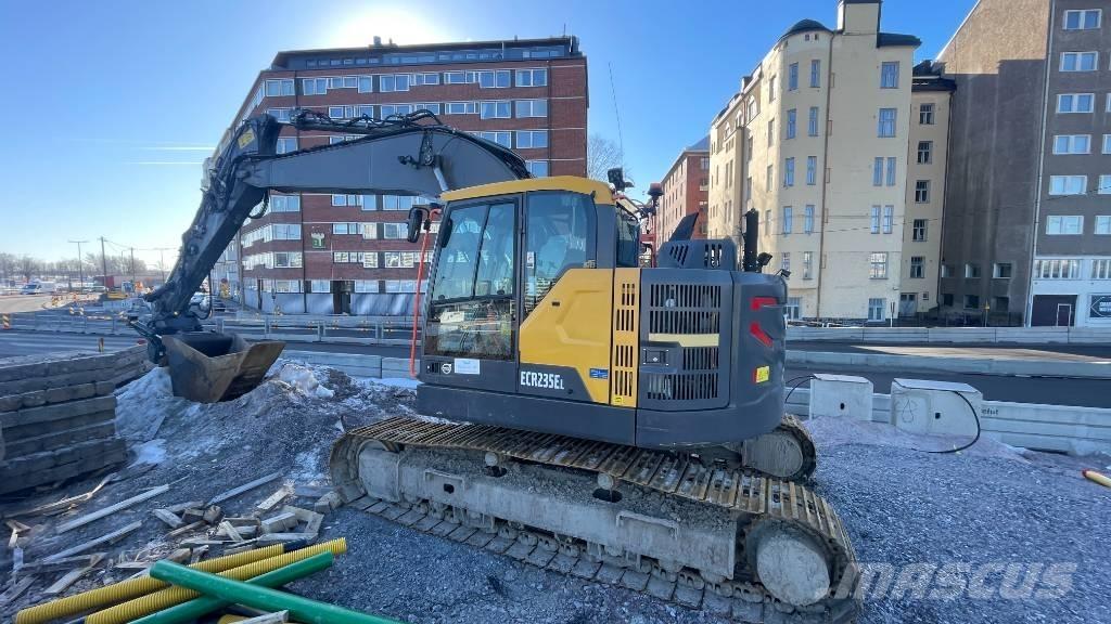 Volvo ECR235EL حفارات زحافة
