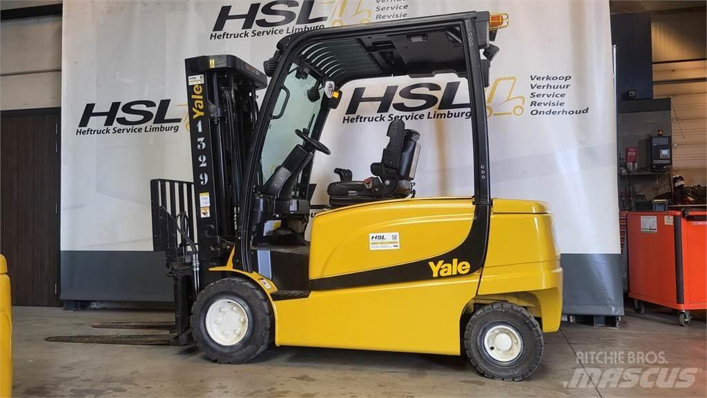 Yale ERP35VL E2145 شاحنات ذات رافعات شوكية تعمل بالكهرباء