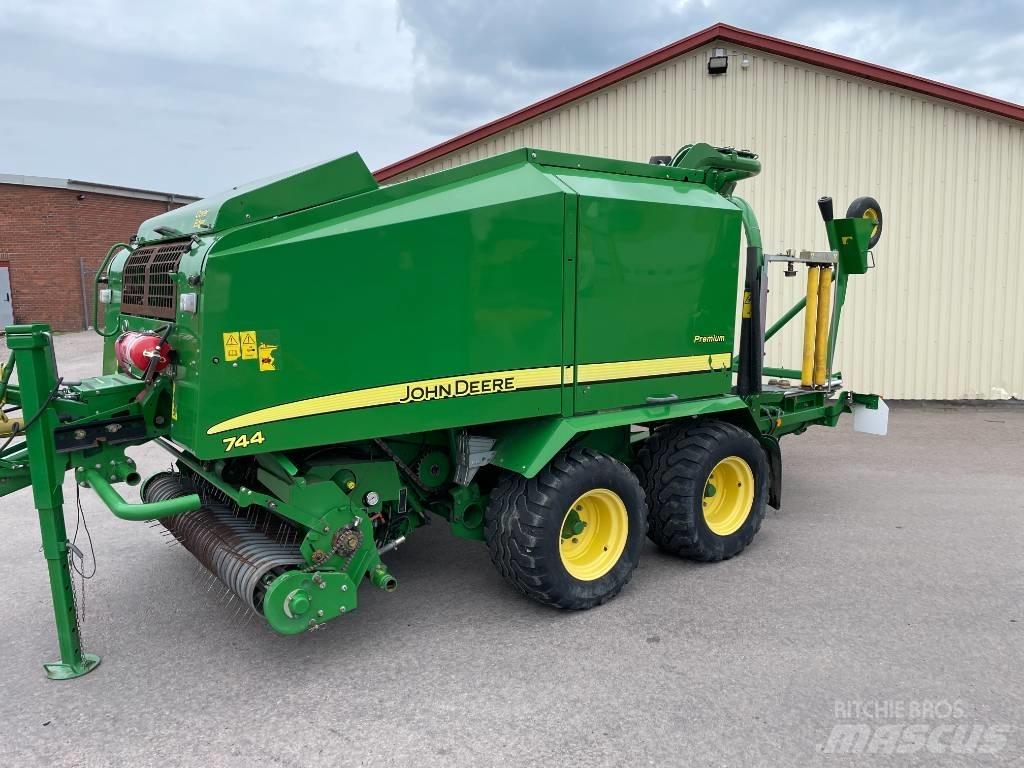 John Deere 744 H محزمات مستديرة