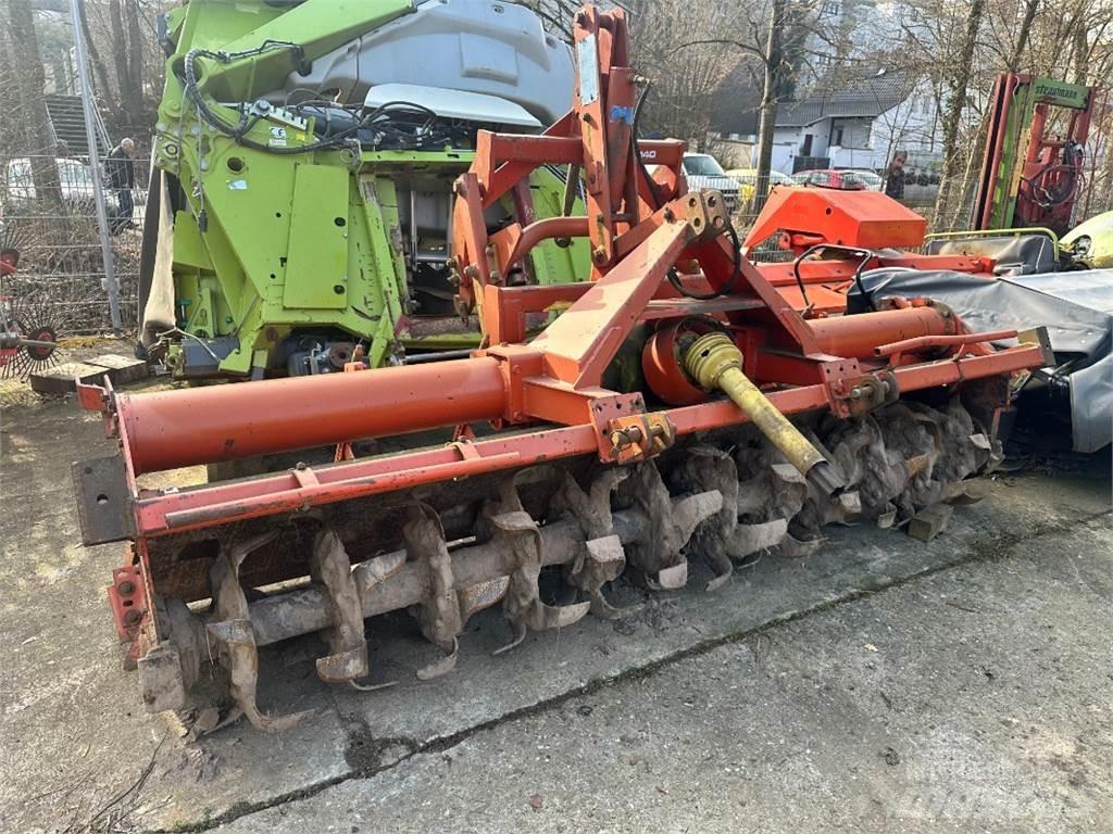 Kuhn EL140N 305 أعمال تجهيز التربة