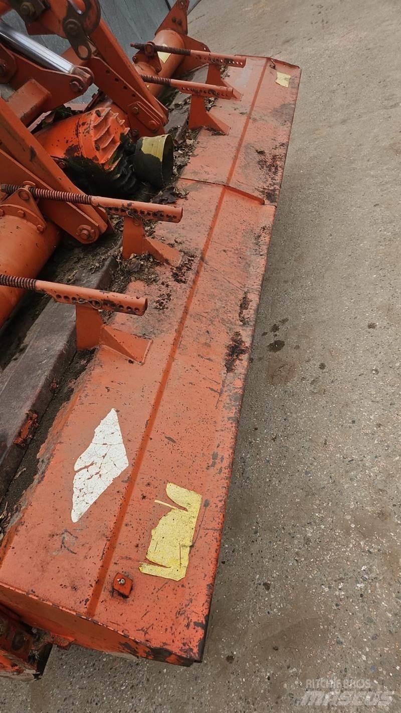 Kuhn EL140N 305 أعمال تجهيز التربة