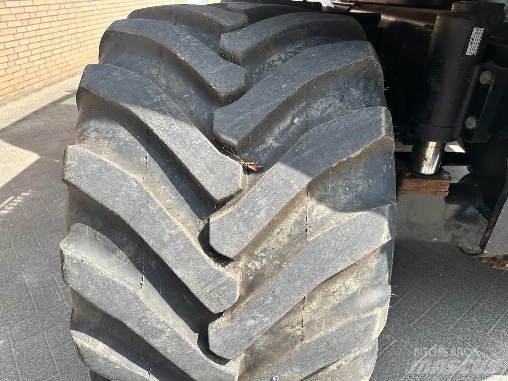 JCB JS145W حفارات بعجل