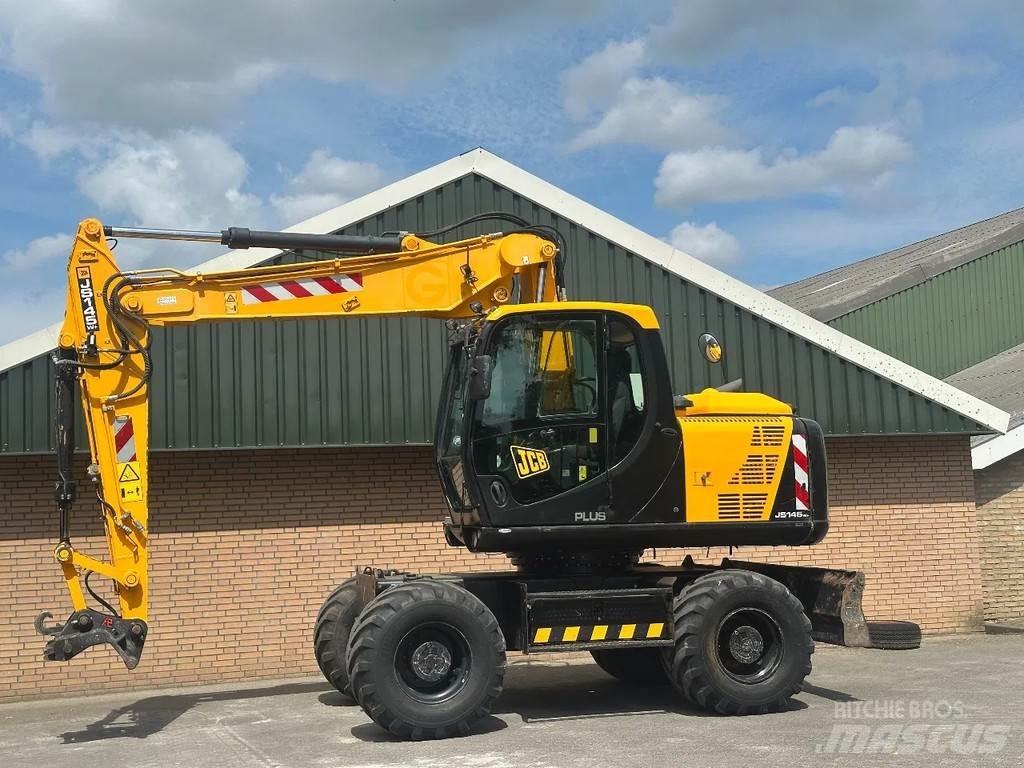 JCB JS145W حفارات بعجل