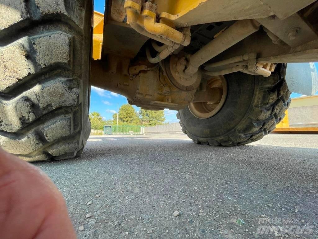 CAT 966 M XE لوادر بعجل