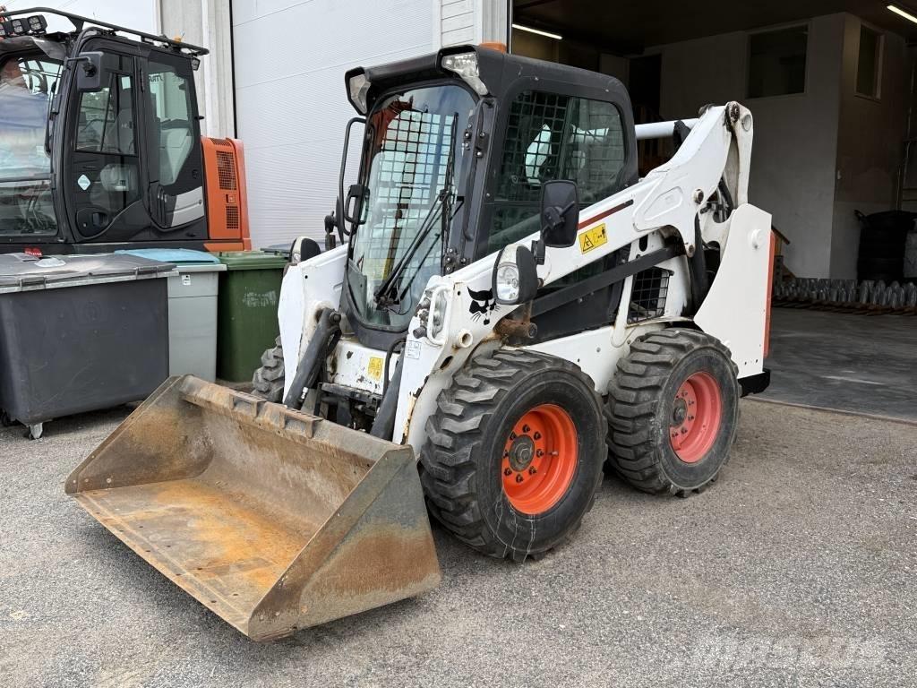 Bobcat S 530 لوادر انزلاقية التوجيه