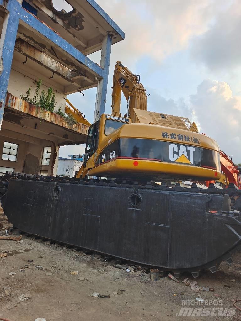 CAT 320 C الحفارات البرمائية