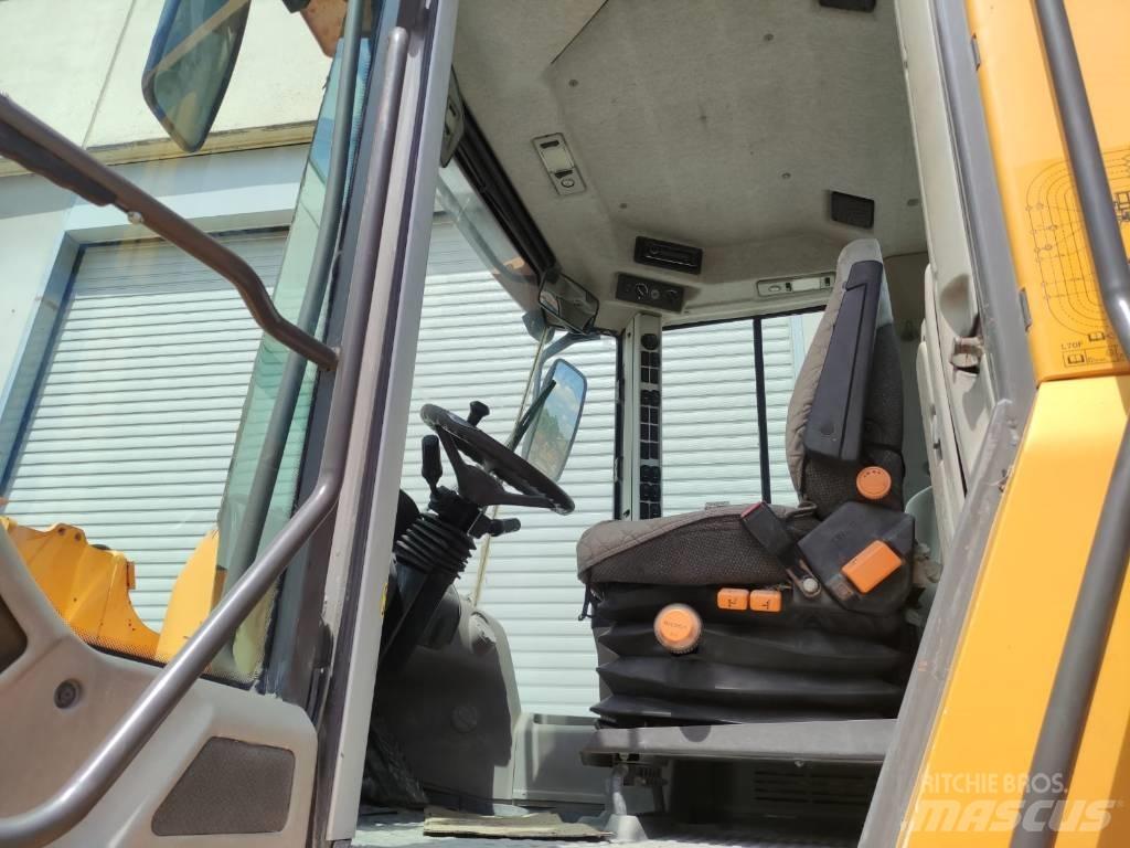 Volvo L 70 F لوادر بعجل